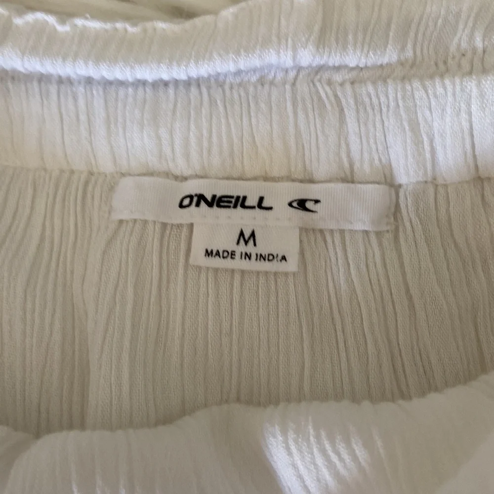 ONEILL shirt size M brand new with tag with adjustable strings white color - Picture 4 of 9